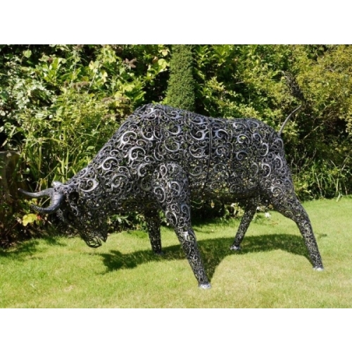 Indoor/Outdoor/Garden large Raging bull Statue hand made fabricated steel 3594